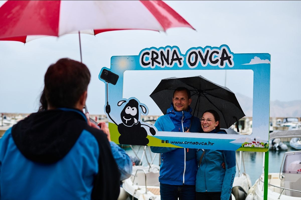 Otok Krk - otok-krk.org, Događaji - Baška: Crna ovca proslavila 20. rođendan