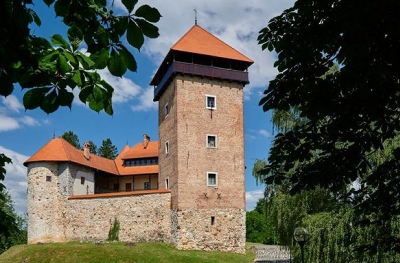 Otok Krk - otok-krk.org - Frankopanska priča Tomislava Beronića: Crveno za krv, bijelo za čast