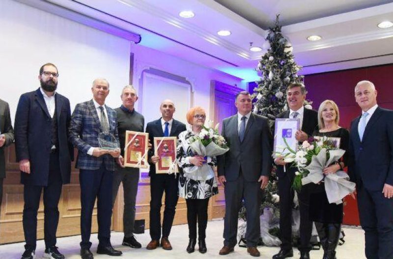 Otok Krk - otok-krk.org - Ivica Krnčević vlasnik obiteljskog obrta “Vila Rova” dobitnik je nagrade “Vrijedne ruke”