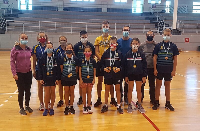 Otok Krk - otok-krk.org, Sport - Stolnotenisači STK Malinska-Dubašnica osvojili 18 medalja na otvorenom turniru PGŽ